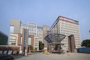 首月租金立減10%，臨光明冠城三良智慧產(chǎn)業(yè)園14662平米廠房業(yè)主直租