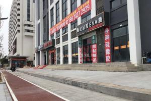 首月租金立減10%，臨深圳光明，黃江臨街一樓40~120平聯排商鋪業主直租